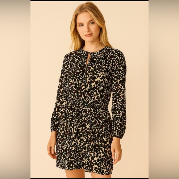 LOFT Dresses & Skirts - LOFT Navy and Cream Leaf Print Blouse